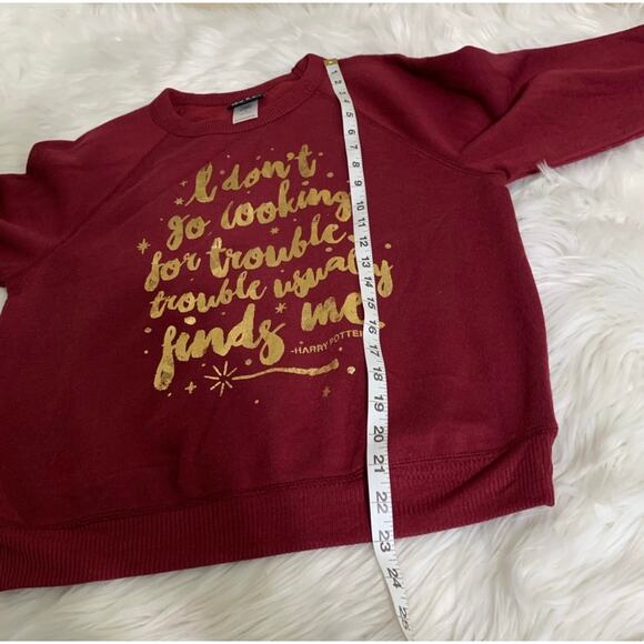 Harry Potter NWOT "I don't go looking for trouble" Maroon Sweater Size XS - Picture 10 of 10